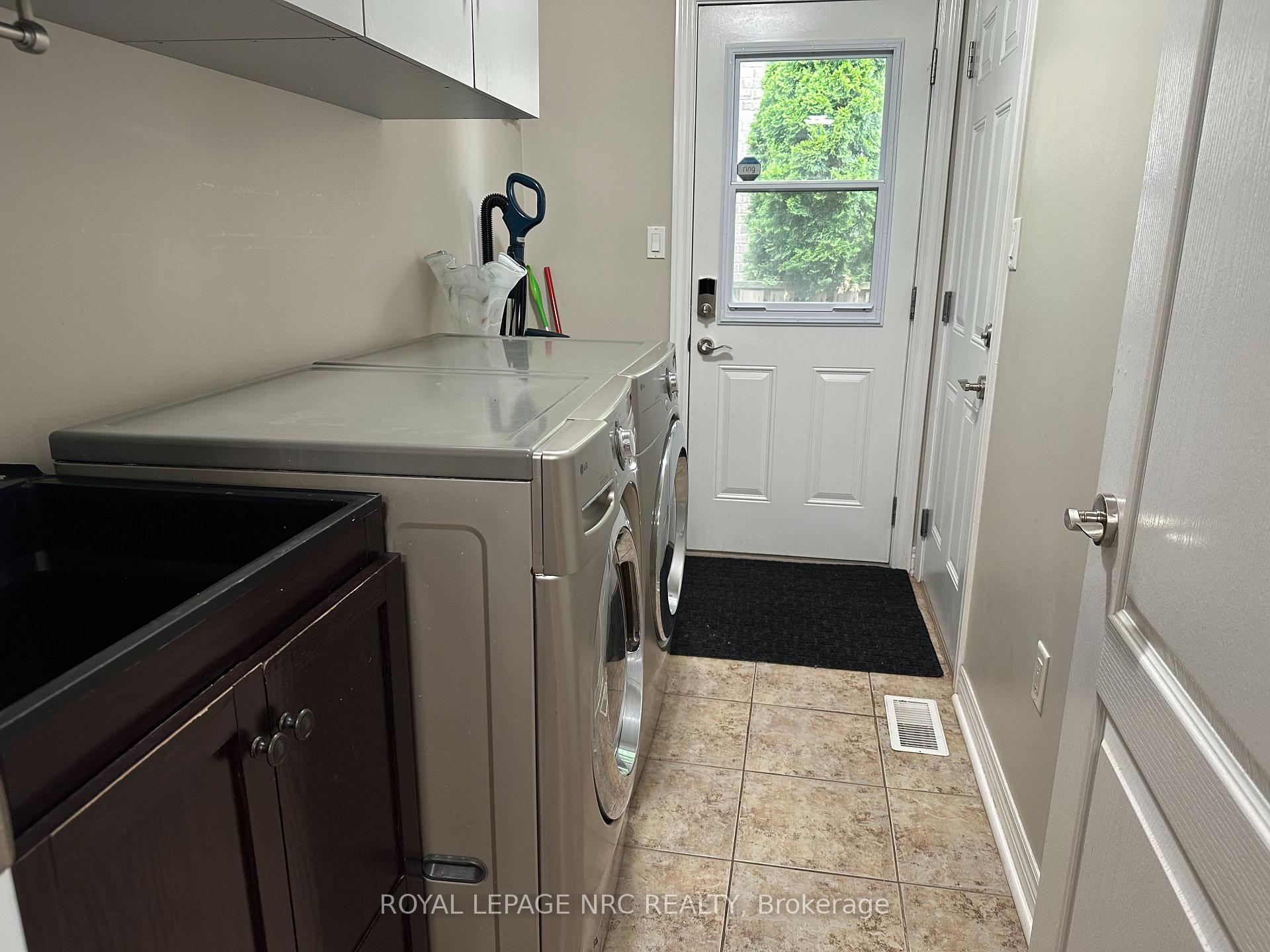 Photo 11 of 53 Permilla Street, St. Catharines, Ridley — HOMEH