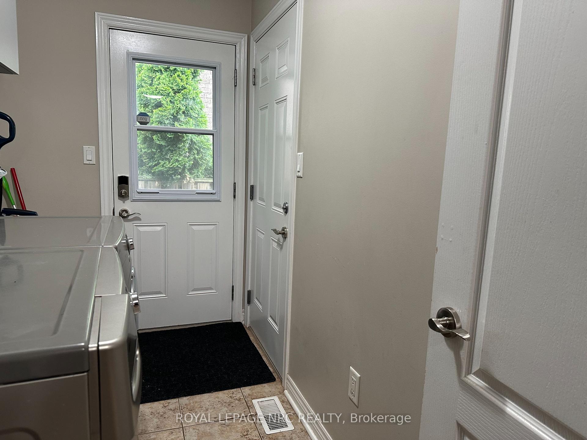 Photo 13 of 53 Permilla Street, St. Catharines, Ridley — HOMEH