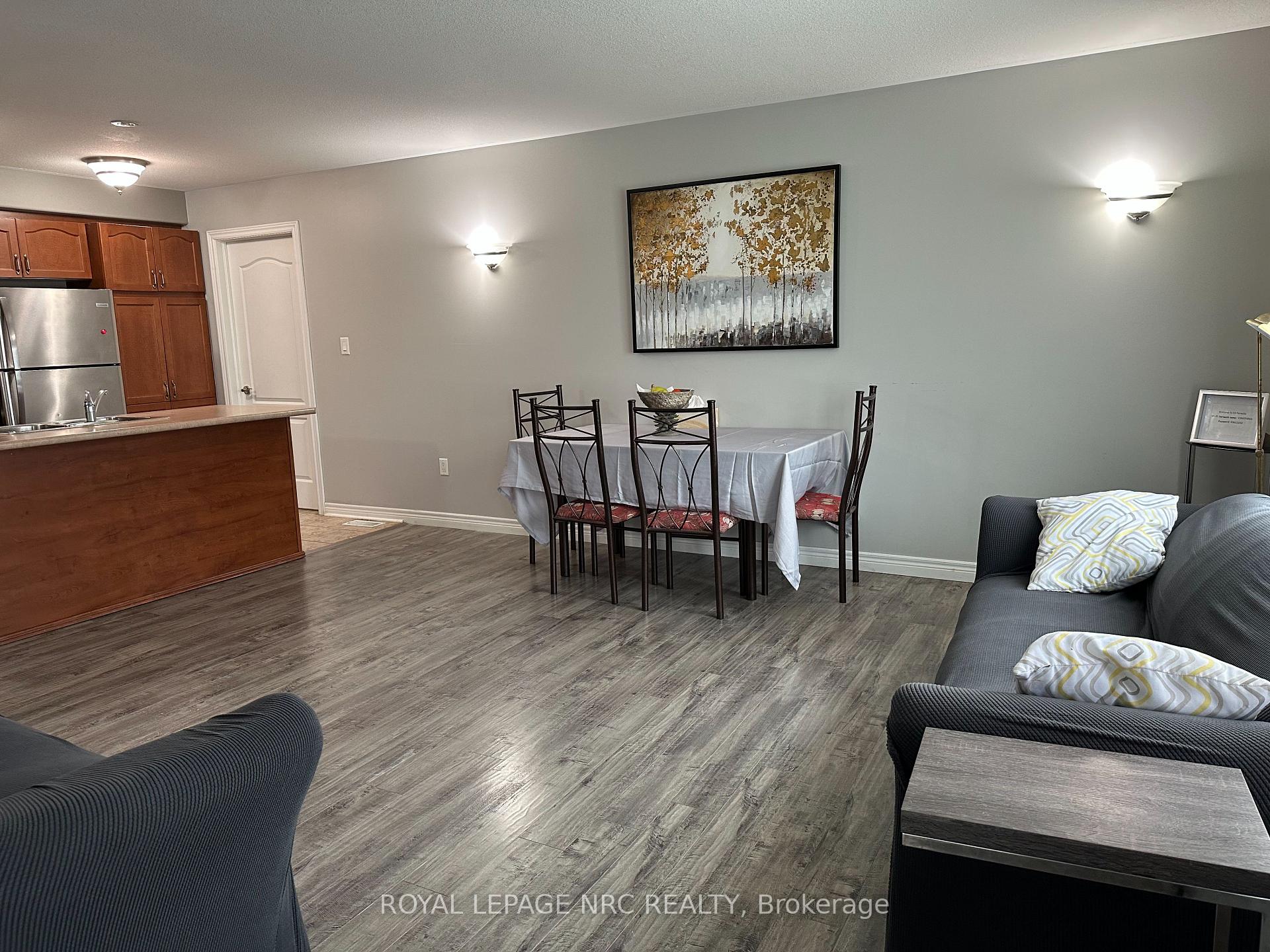 Photo 14 of 53 Permilla Street, St. Catharines, Ridley — HOMEH