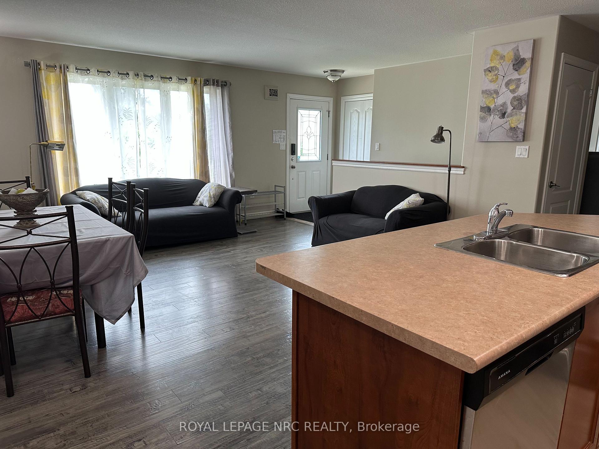 Photo 25 of 53 Permilla Street, St. Catharines, Ridley — HOMEH