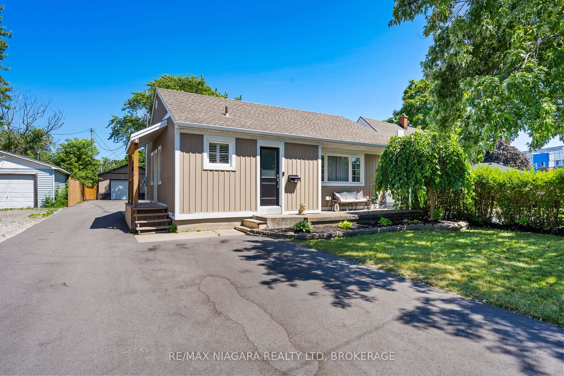 Photo 1 of 23 Blain Place, St. Catharines, E. Chester — HOMEH