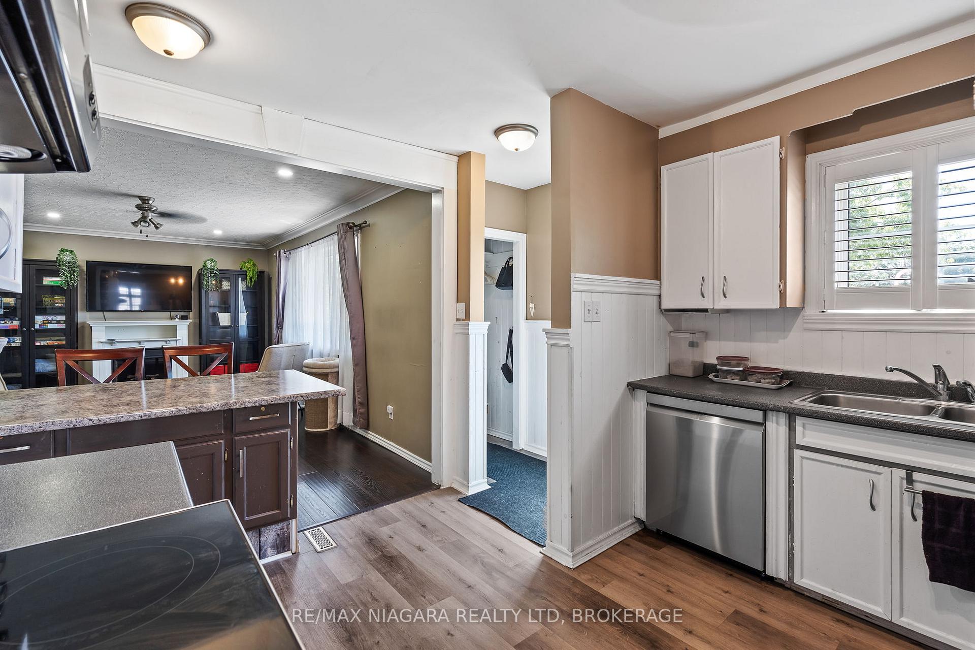 Photo 5 of 23 Blain Place, St. Catharines, E. Chester — HOMEH