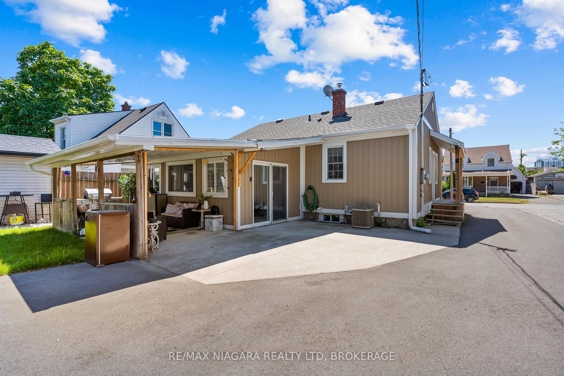 Photo 30 of 23 Blain Place, St. Catharines, E. Chester — HOMEH