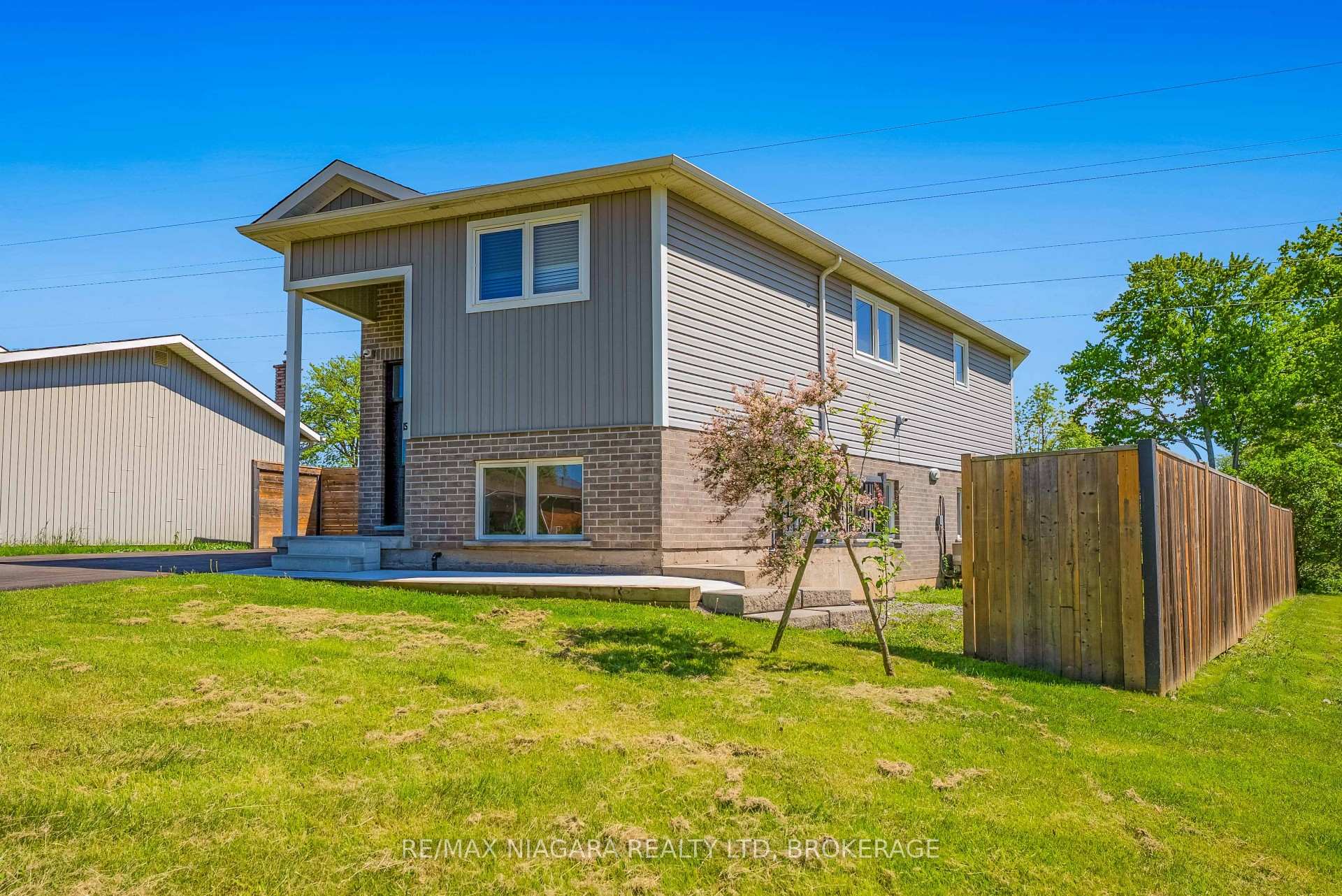 Photo 4 of Unit LOWER, 15 Belton Boulevard, St. Catharines, Glendale/Glenridge — HOMEH
