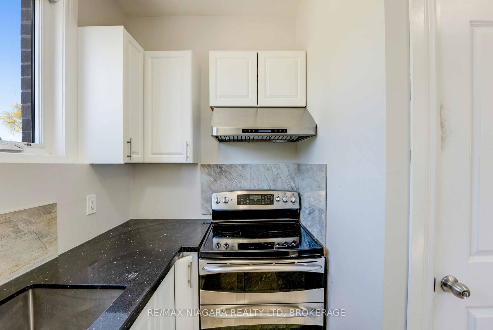 Photo 9 of Unit LOWER, 15 Belton Boulevard, St. Catharines, Glendale/Glenridge — HOMEH