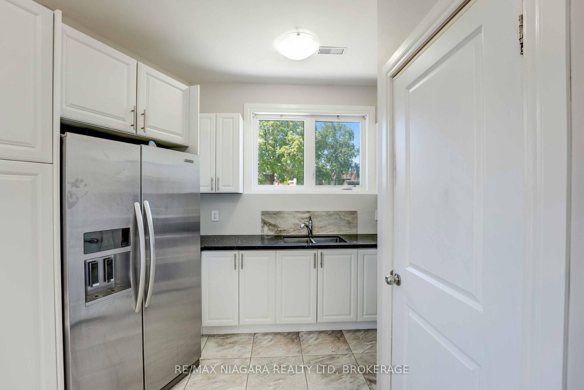 Photo 10 of Unit LOWER, 15 Belton Boulevard, St. Catharines, Glendale/Glenridge — HOMEH