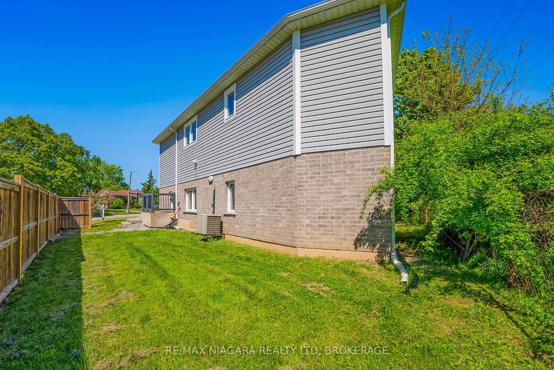 Photo 30 of Unit LOWER, 15 Belton Boulevard, St. Catharines, Glendale/Glenridge — HOMEH