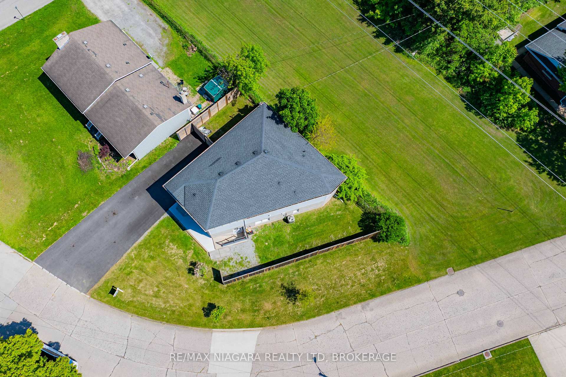 Photo 33 of Unit LOWER, 15 Belton Boulevard, St. Catharines, Glendale/Glenridge — HOMEH