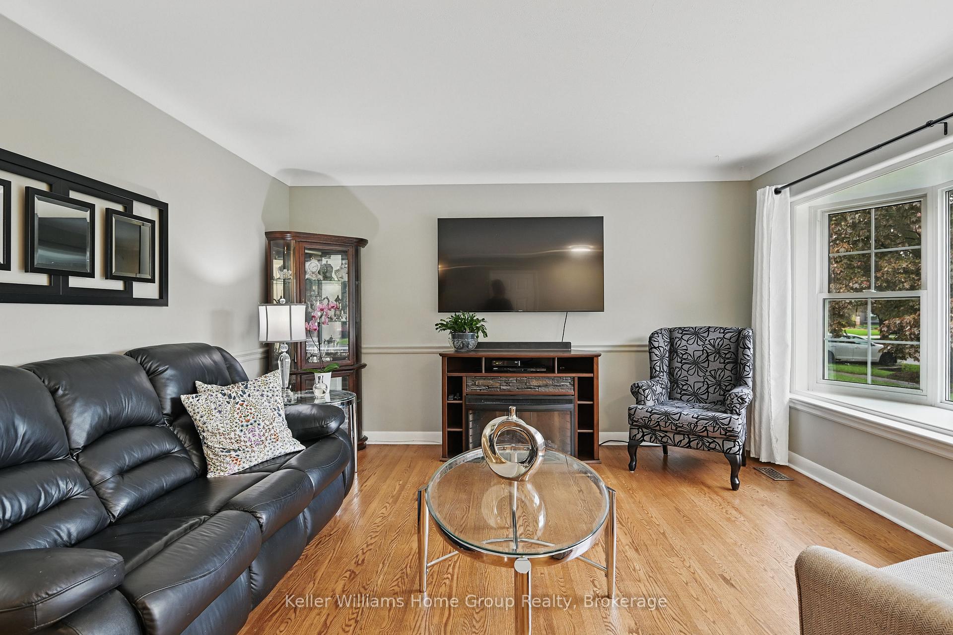 Photo 10 of 79 Parkway Street, St. Catharines, Carlton/Bunting — HOMEH