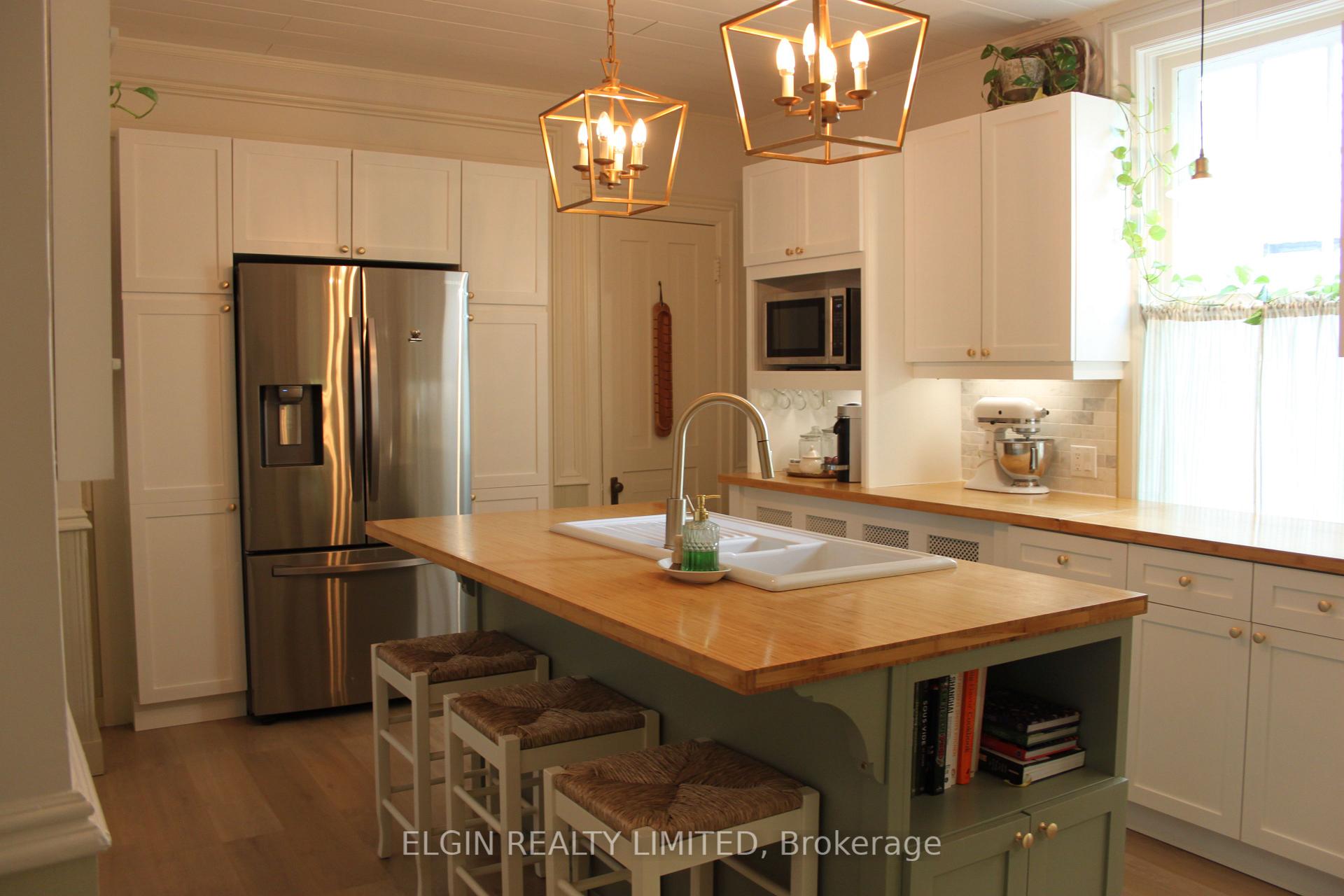 Photo 10 of 49 Hincks Street, St. Thomas — HOMEH
