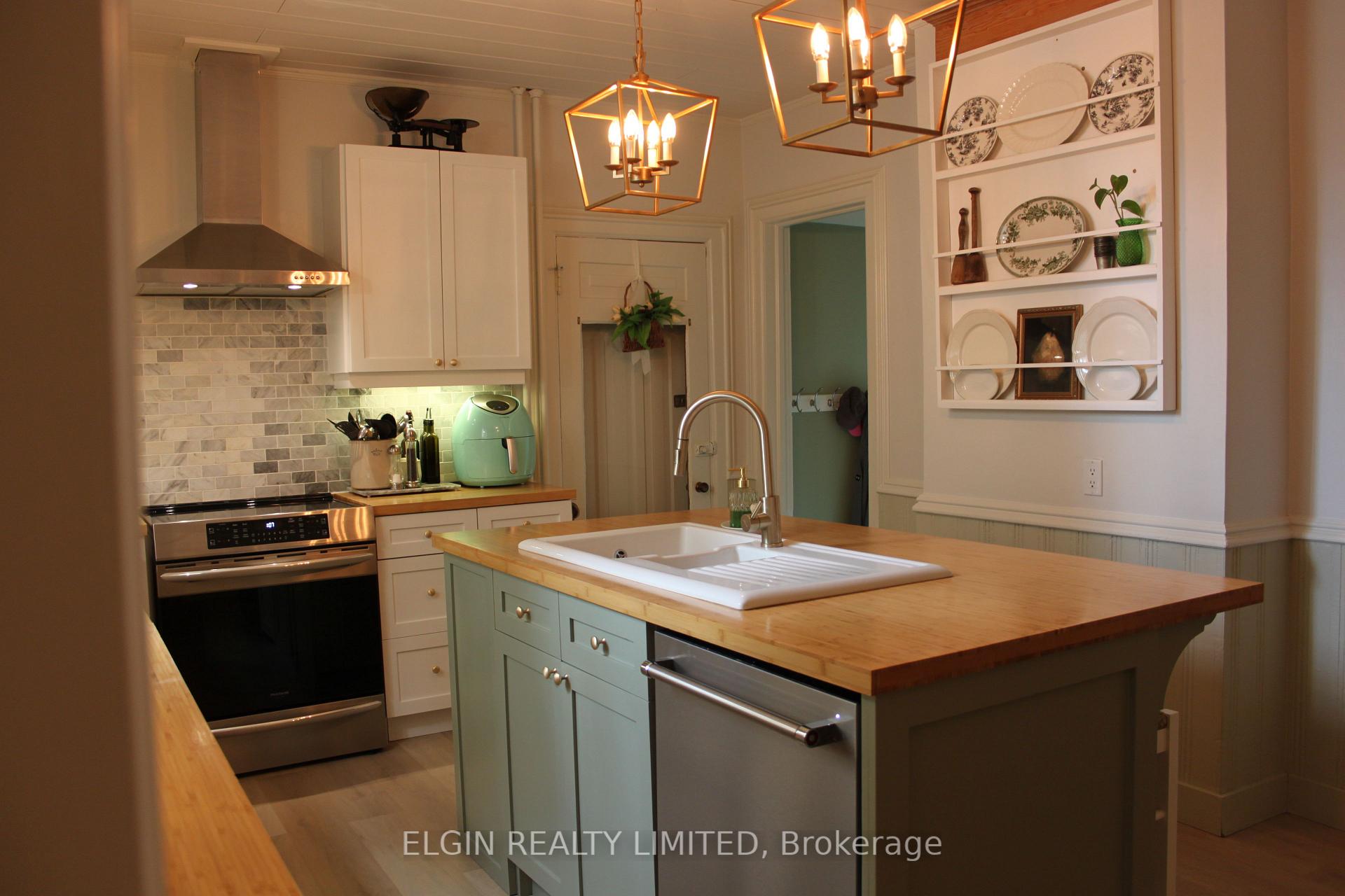 Photo 11 of 49 Hincks Street, St. Thomas — HOMEH