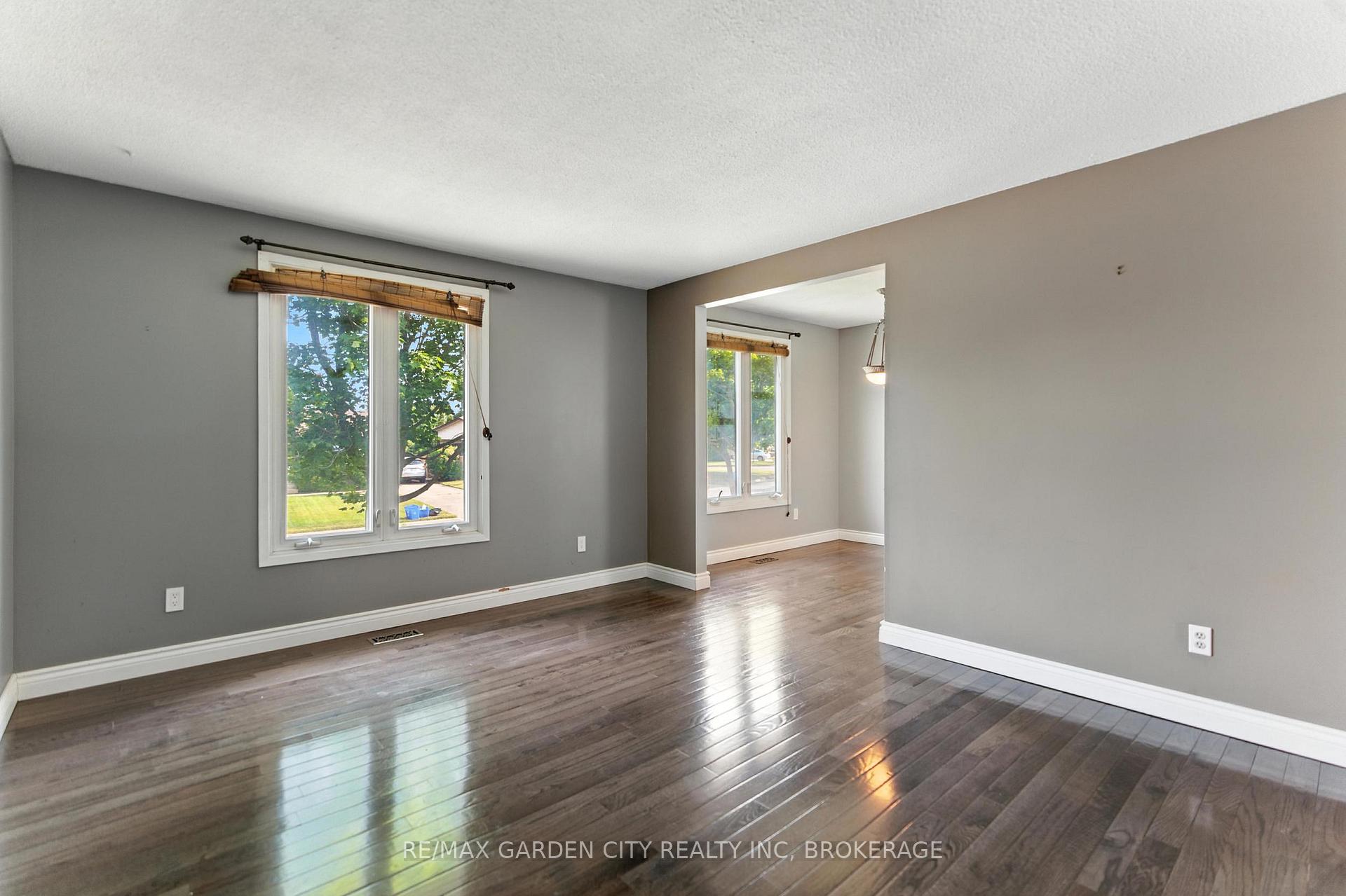 Photo 5 of 8 Appleford Road, St. Catharines, Secord Woods — HOMEH