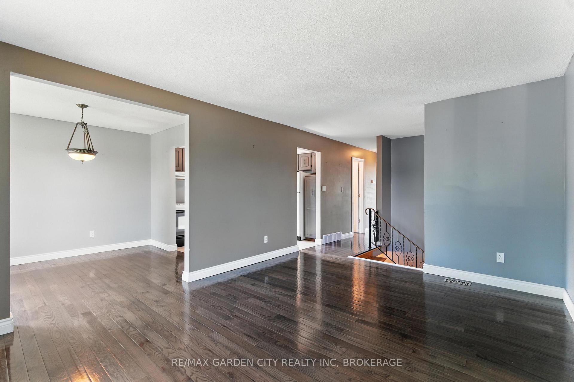 Photo 8 of 8 Appleford Road, St. Catharines, Secord Woods — HOMEH