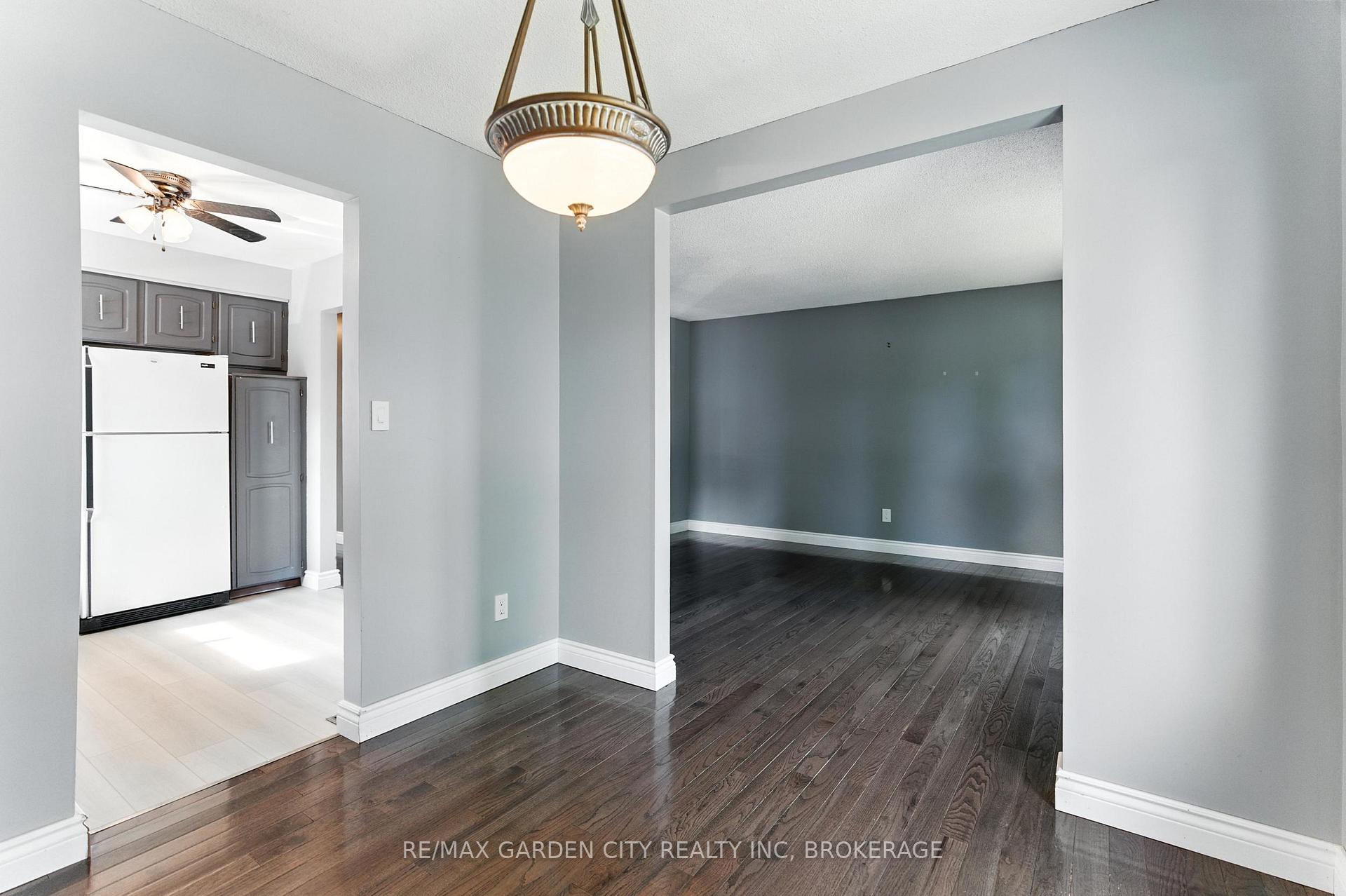Photo 10 of 8 Appleford Road, St. Catharines, Secord Woods — HOMEH