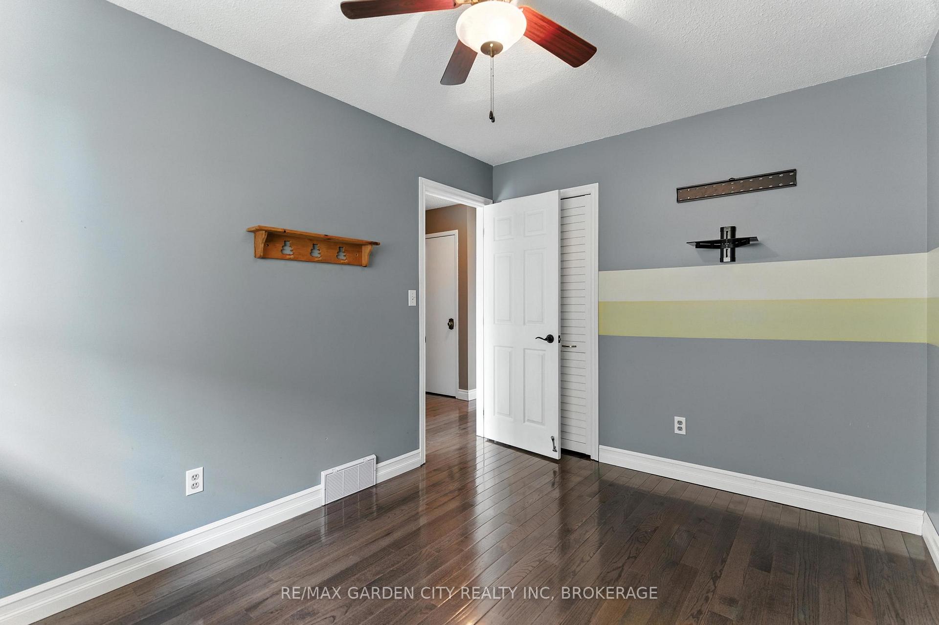Photo 17 of 8 Appleford Road, St. Catharines, Secord Woods — HOMEH