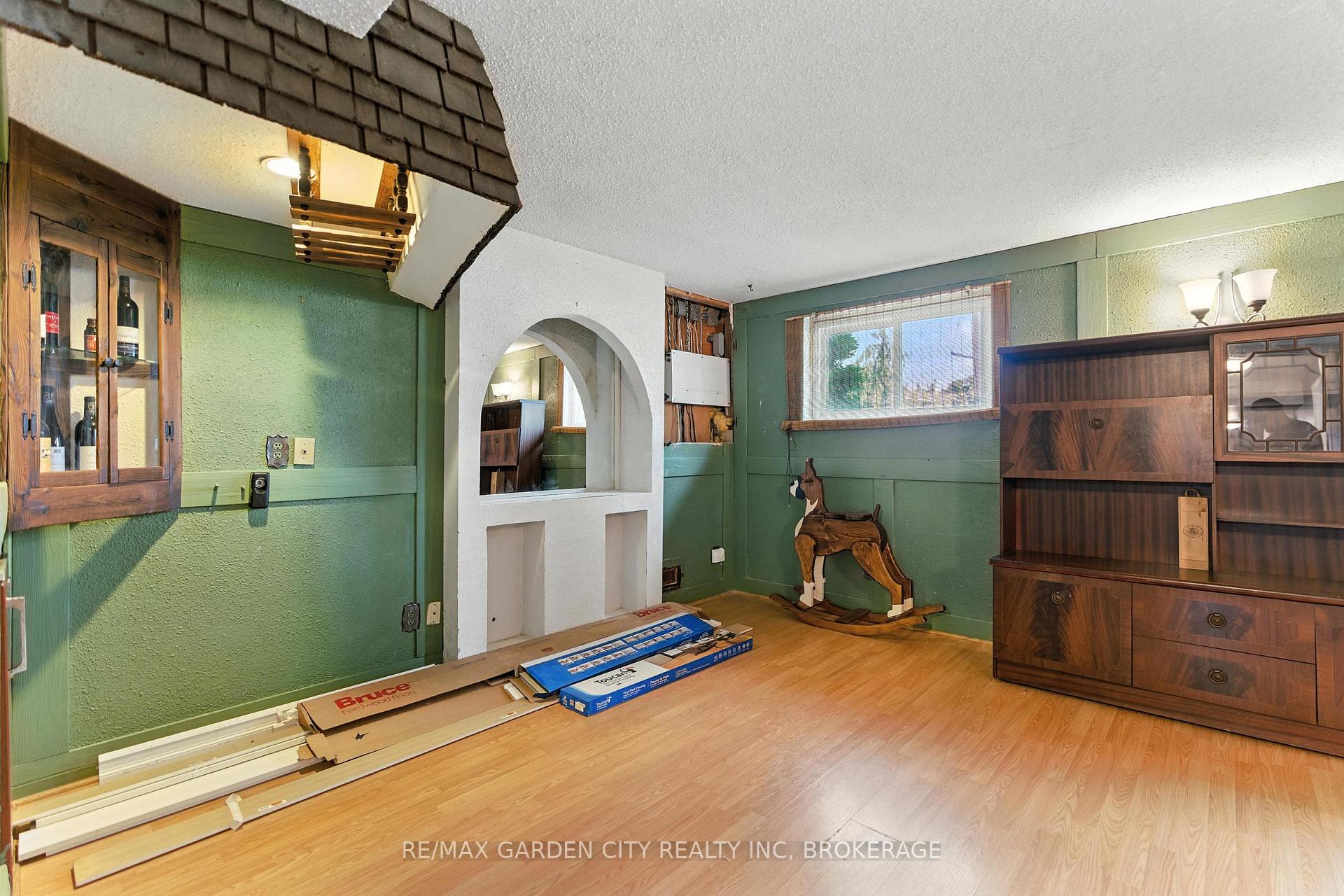 Photo 23 of 8 Appleford Road, St. Catharines, Secord Woods — HOMEH