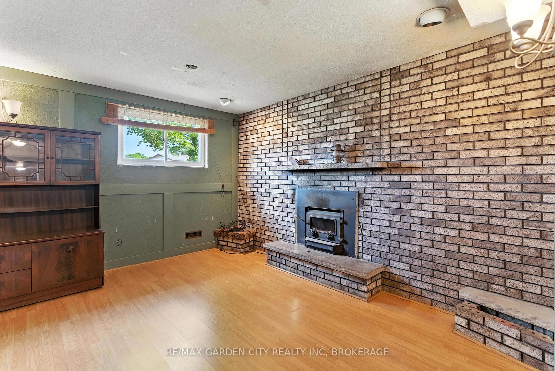 Photo 24 of 8 Appleford Road, St. Catharines, Secord Woods — HOMEH
