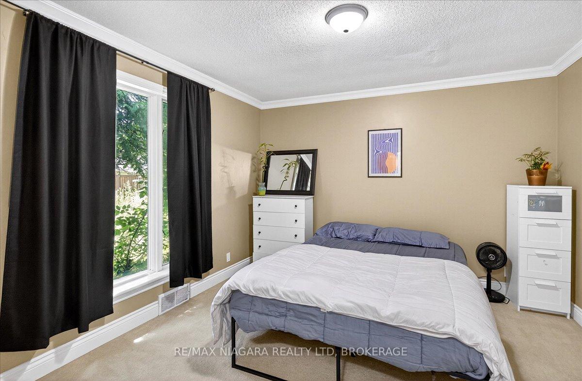 Photo 17 of 10 Edgedale Road, St. Catharines, Old Glenridge — HOMEH