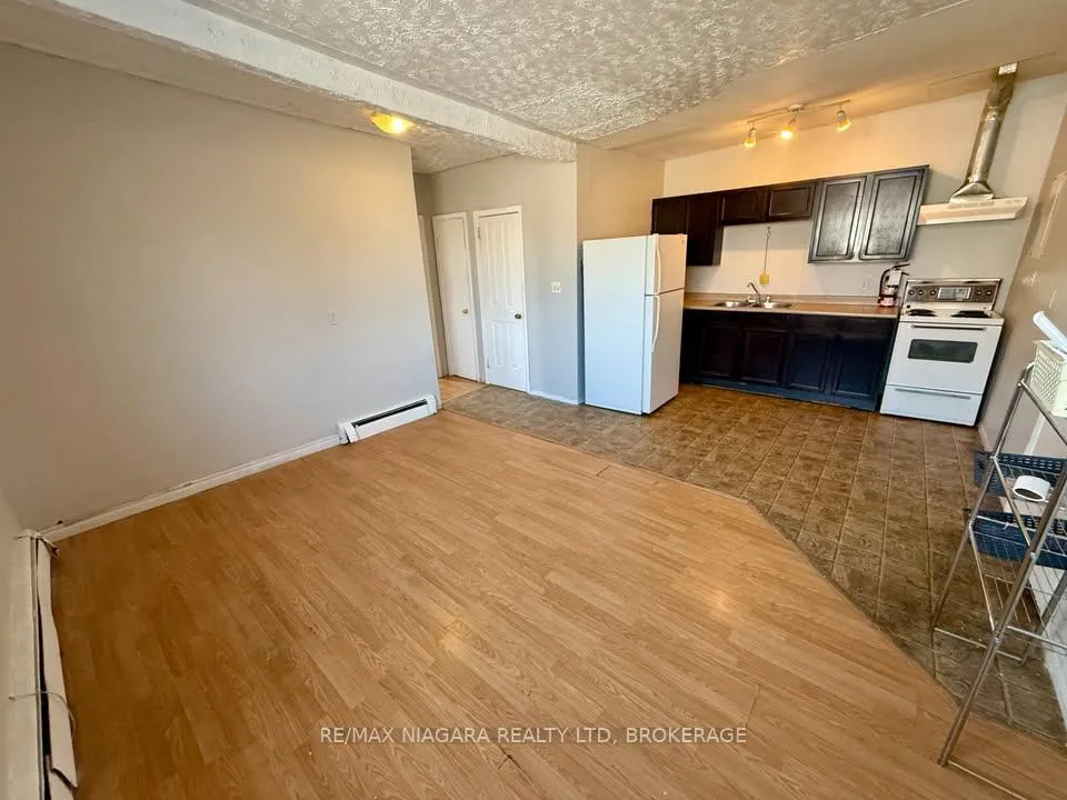 Photo 1 of Unit 6, 76 Albert Street, St. Catharines, Downtown — HOMEH