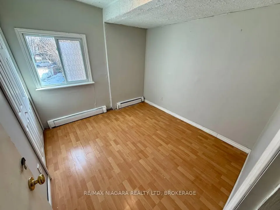 Photo 3 of Unit 6, 76 Albert Street, St. Catharines, Downtown — HOMEH