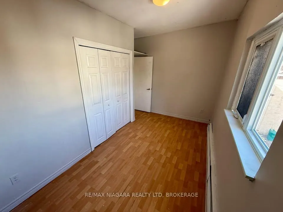 Photo 5 of Unit 6, 76 Albert Street, St. Catharines, Downtown — HOMEH
