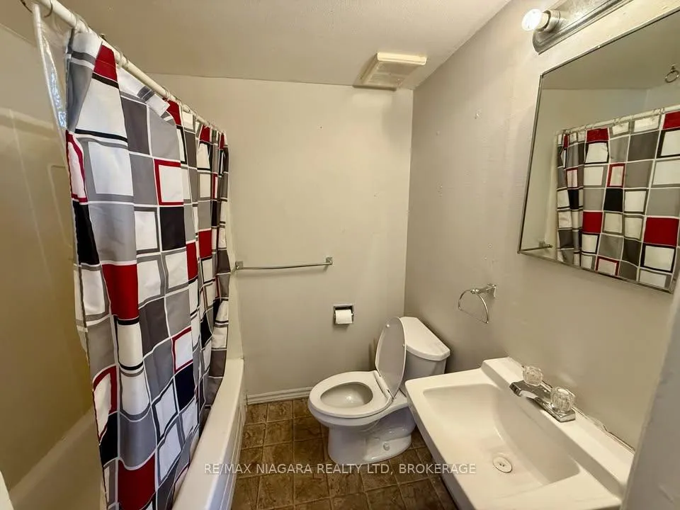 Photo 6 of Unit 6, 76 Albert Street, St. Catharines, Downtown — HOMEH