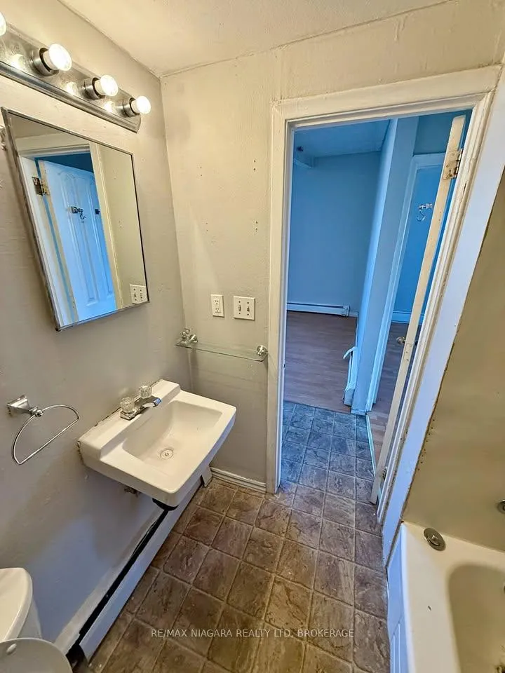 Photo 7 of Unit 6, 76 Albert Street, St. Catharines, Downtown — HOMEH