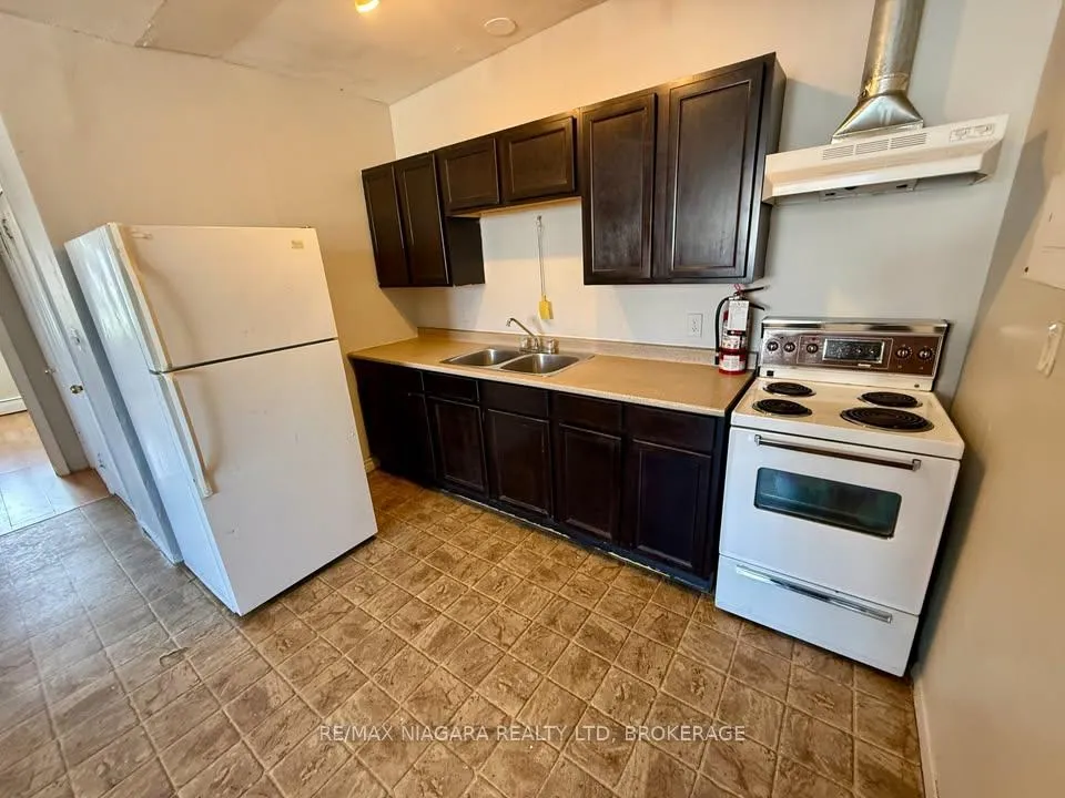 Photo 8 of Unit 6, 76 Albert Street, St. Catharines, Downtown — HOMEH