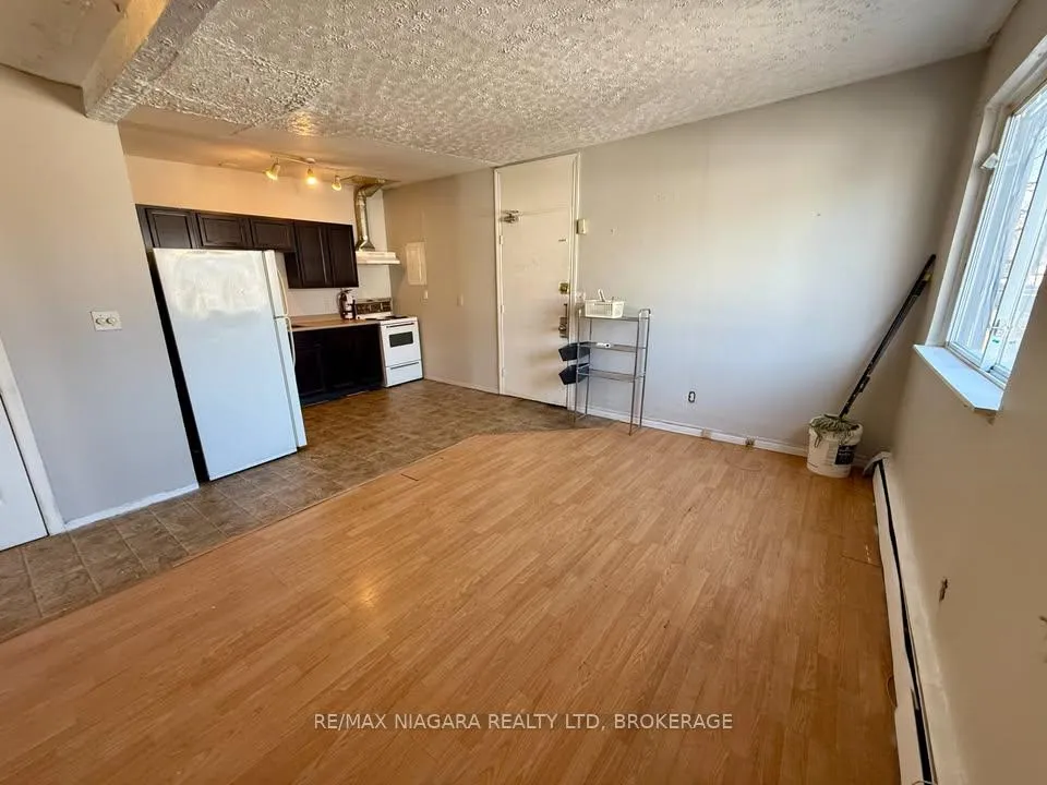 Photo 11 of Unit 6, 76 Albert Street, St. Catharines, Downtown — HOMEH