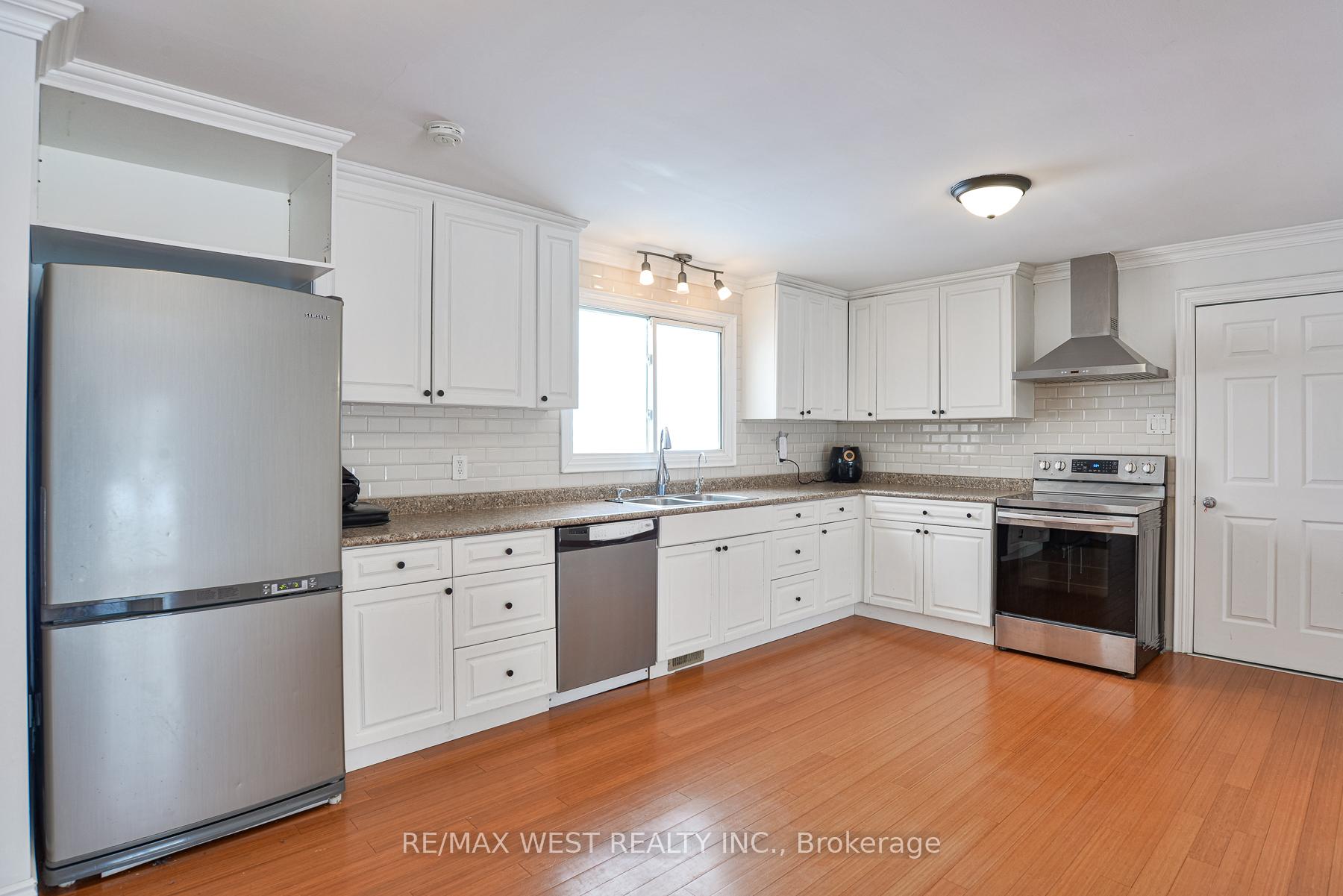 Photo 3 of 5516 County Road 90, Springwater, Rural Springwater — HOMEH