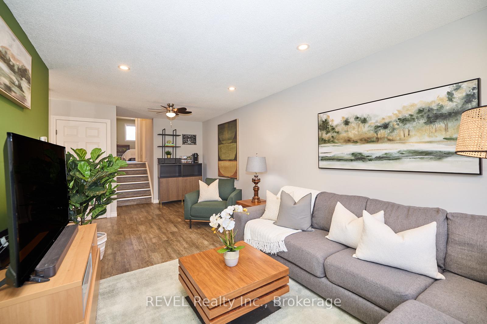 Photo 5 of 42 Vintage Crescent, St. Catharines, Ridley — HOMEH