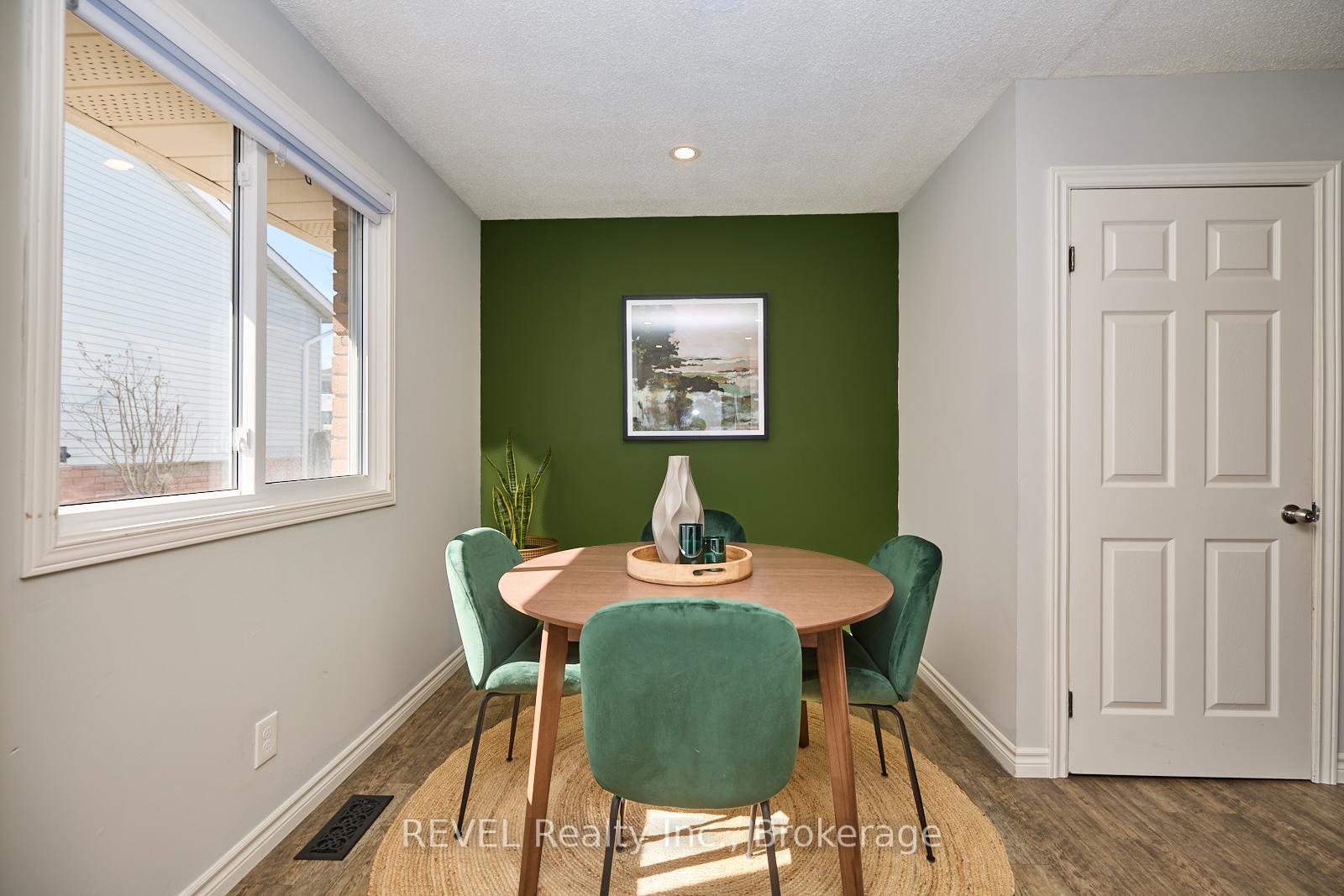 Photo 14 of 42 Vintage Crescent, St. Catharines, Ridley — HOMEH