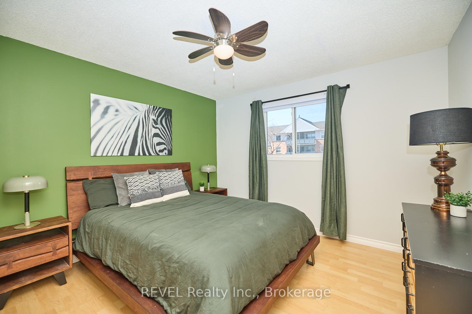 Photo 15 of 42 Vintage Crescent, St. Catharines, Ridley — HOMEH