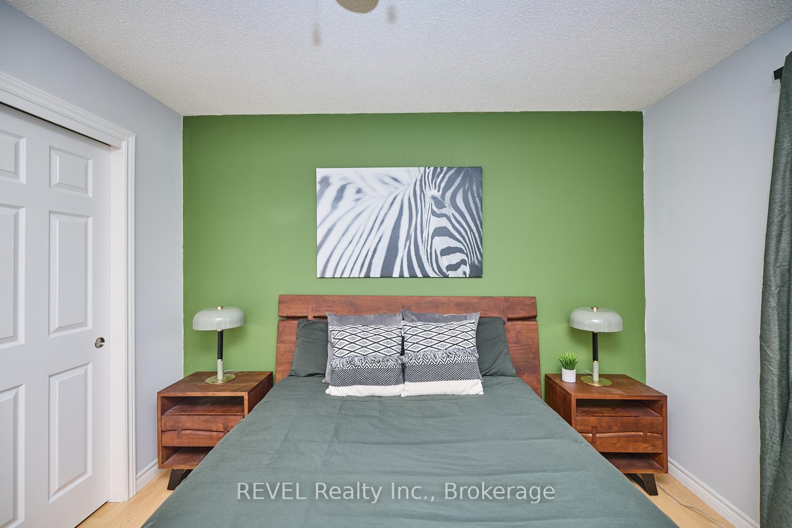 Photo 16 of 42 Vintage Crescent, St. Catharines, Ridley — HOMEH