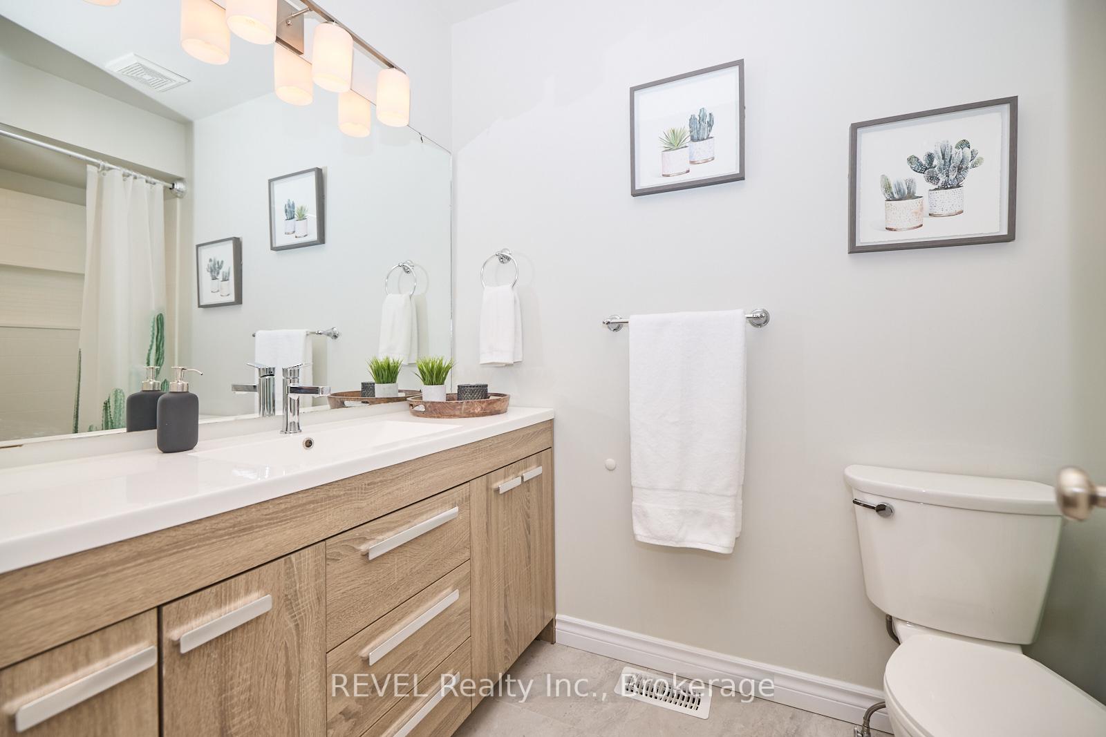 Photo 18 of 42 Vintage Crescent, St. Catharines, Ridley — HOMEH