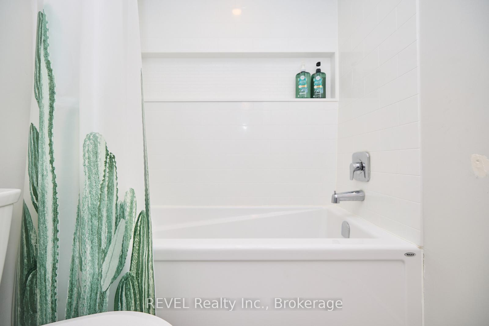 Photo 19 of 42 Vintage Crescent, St. Catharines, Ridley — HOMEH
