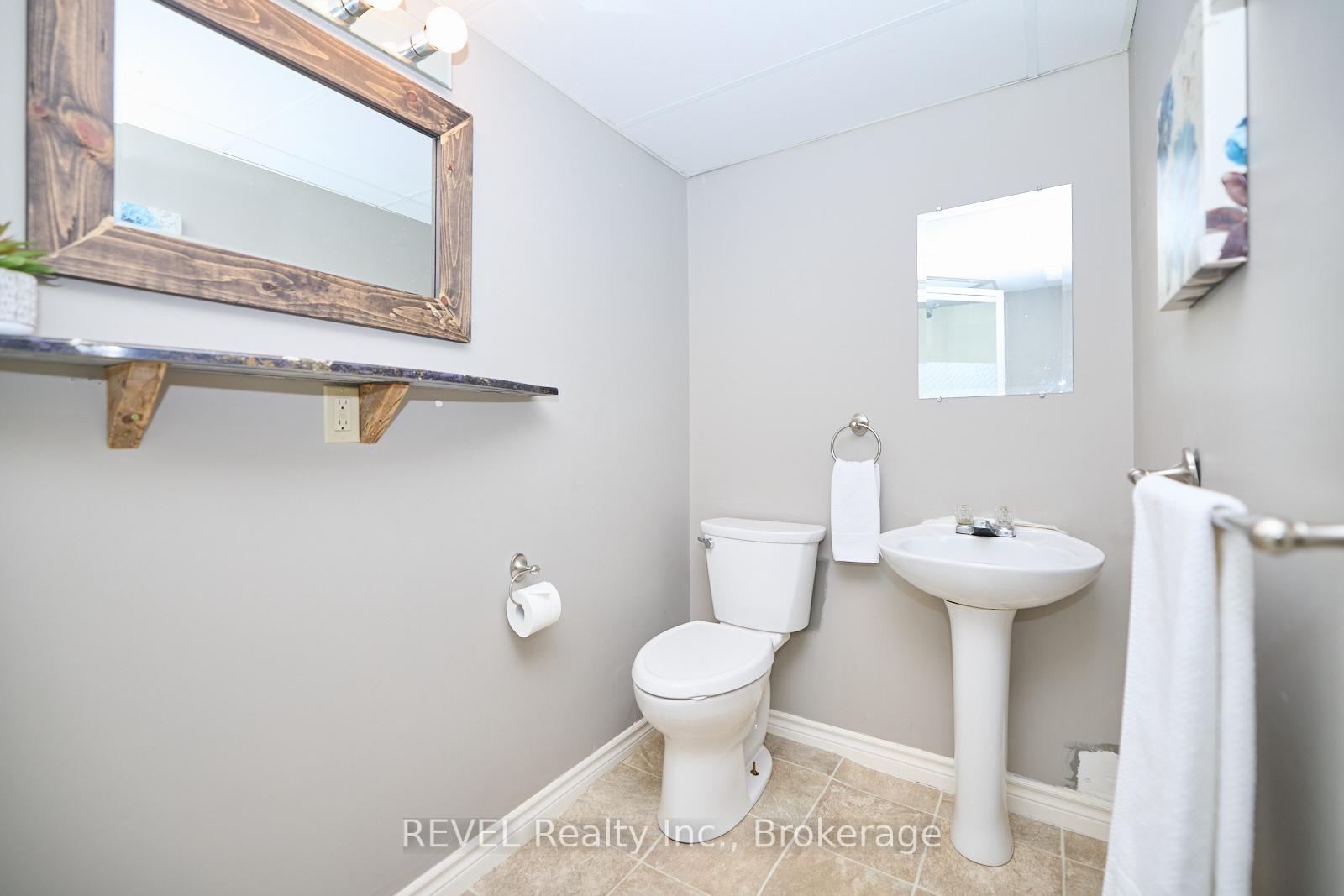 Photo 32 of 42 Vintage Crescent, St. Catharines, Ridley — HOMEH