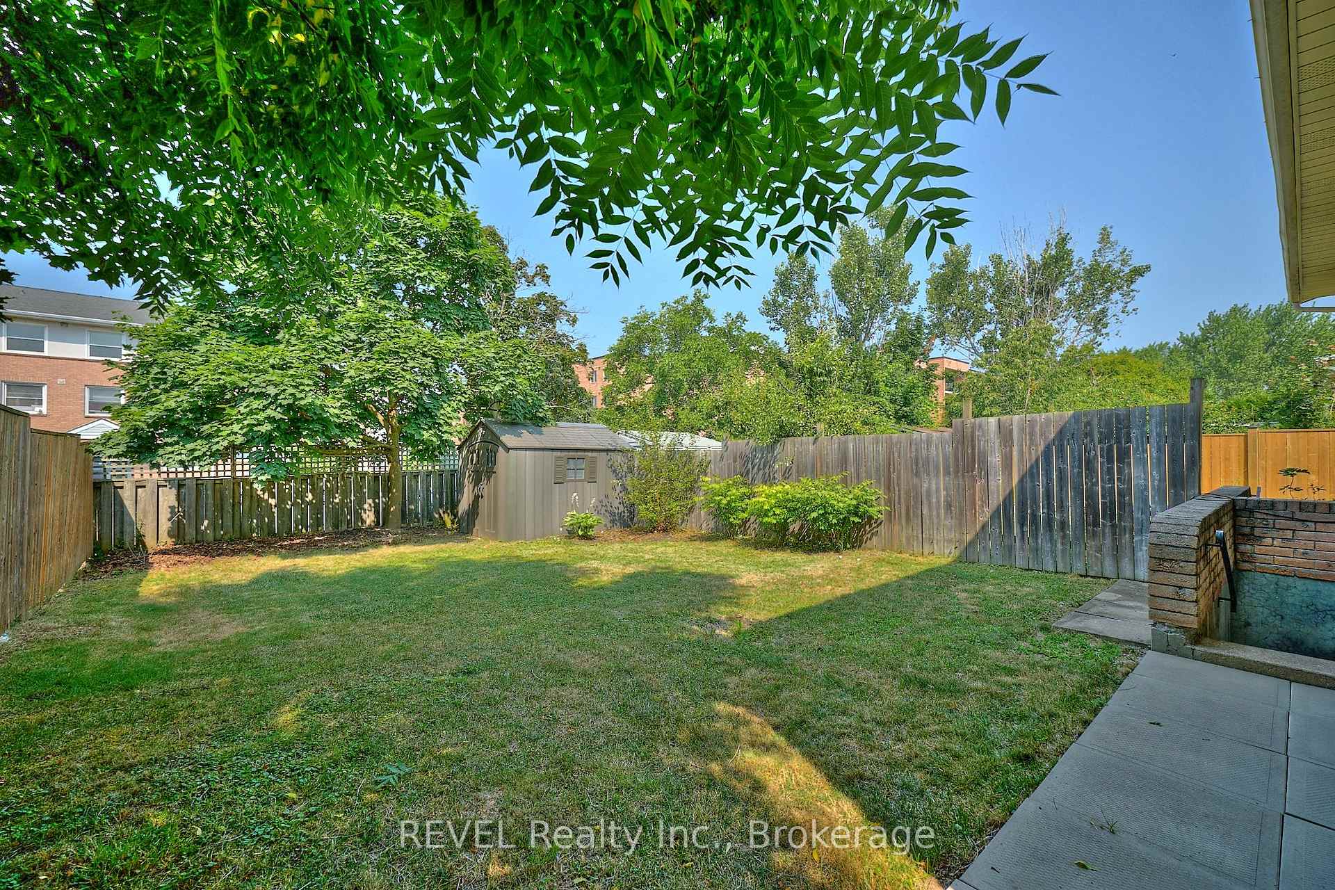 Photo 35 of 42 Vintage Crescent, St. Catharines, Ridley — HOMEH