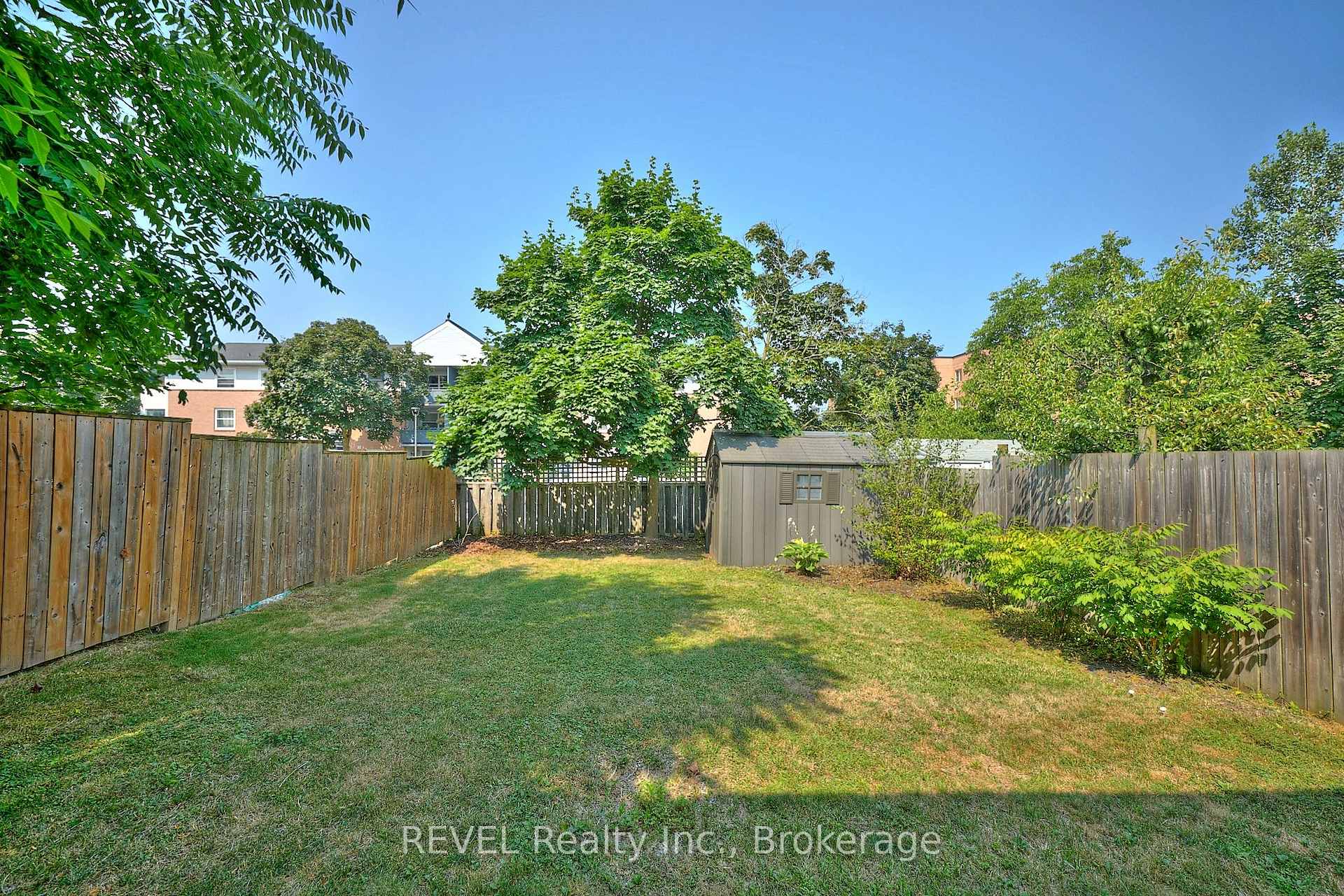 Photo 37 of 42 Vintage Crescent, St. Catharines, Ridley — HOMEH