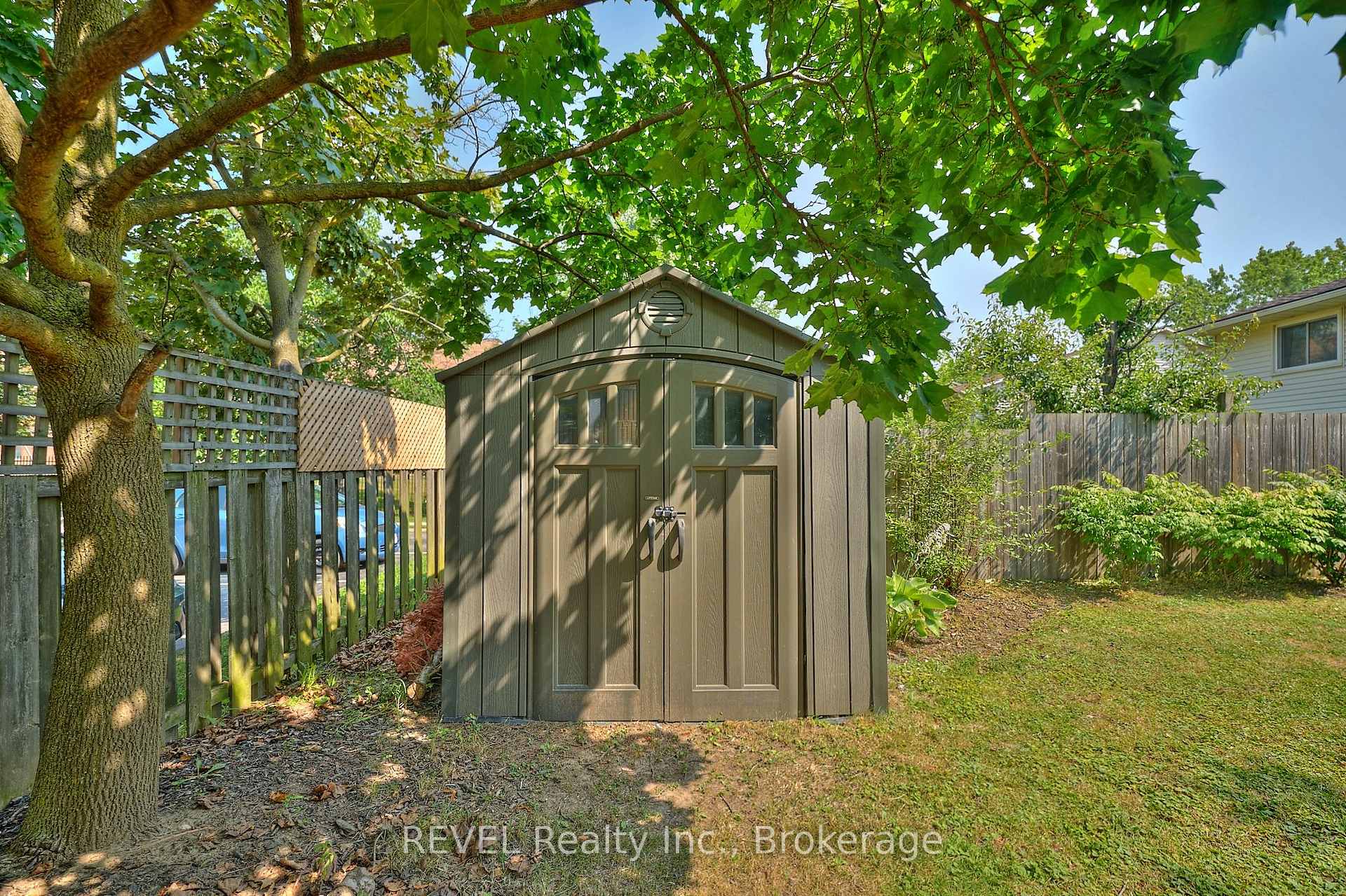 Photo 38 of 42 Vintage Crescent, St. Catharines, Ridley — HOMEH