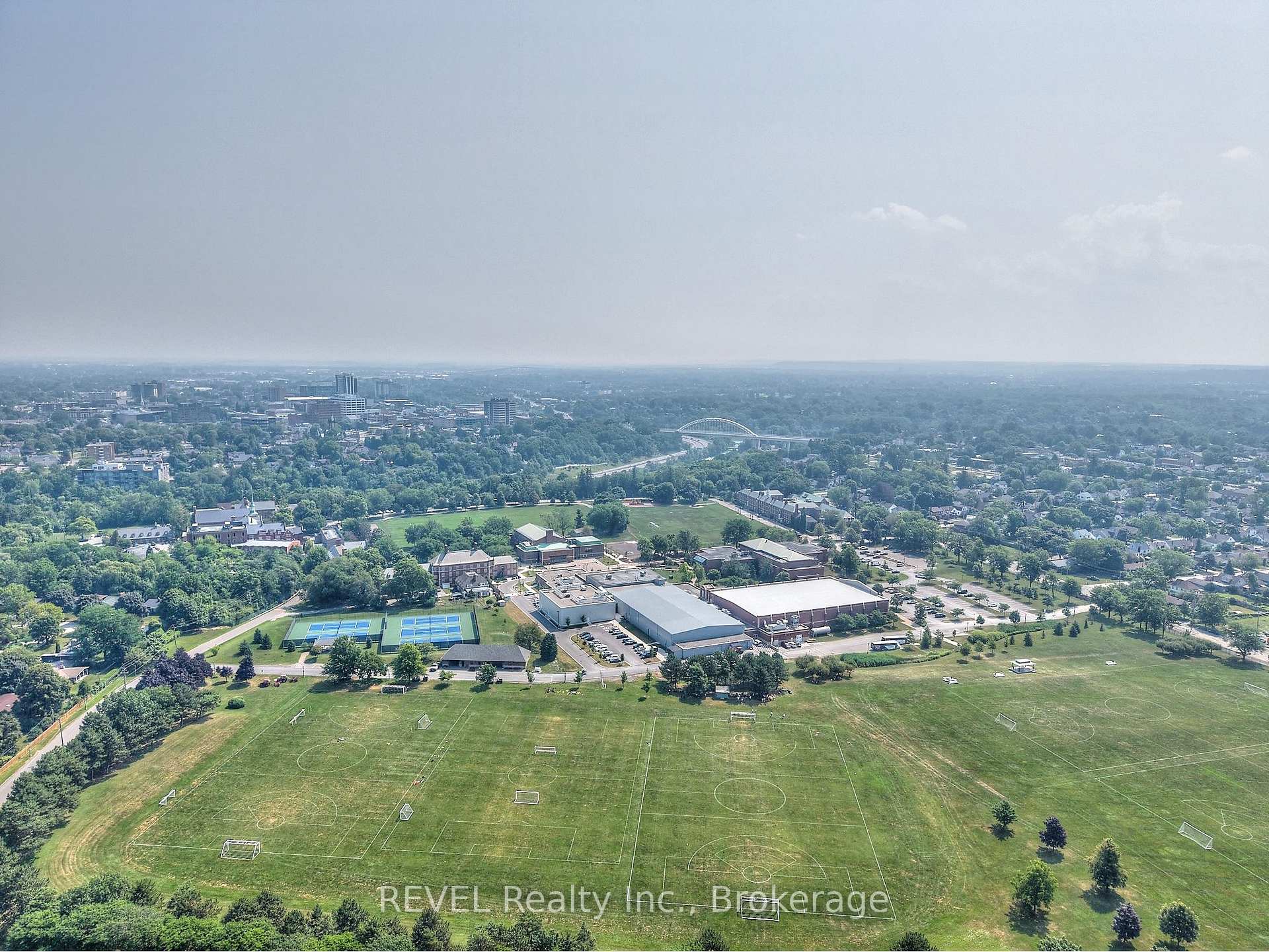 Photo 42 of 42 Vintage Crescent, St. Catharines, Ridley — HOMEH