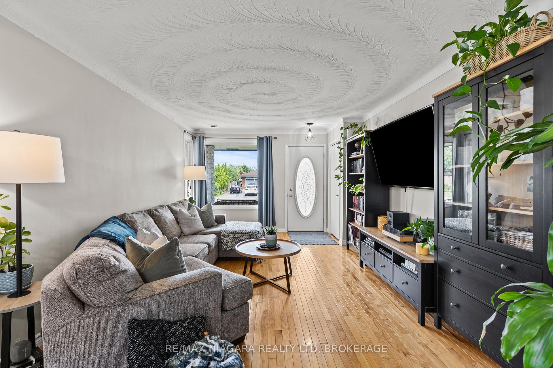 Photo 8 of 474 Scott Street, St. Catharines, Carlton/Bunting — HOMEH
