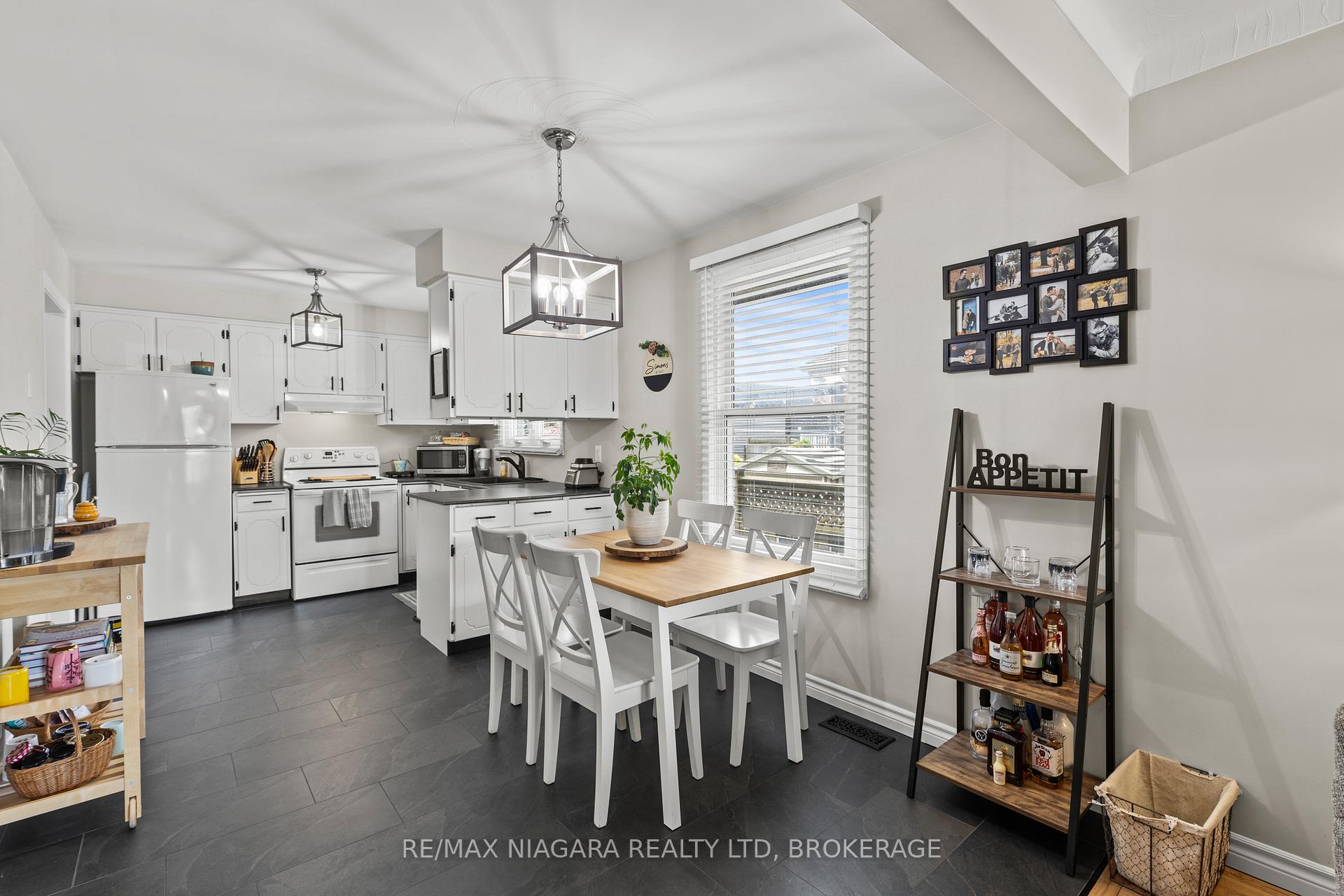 Photo 9 of 474 Scott Street, St. Catharines, Carlton/Bunting — HOMEH