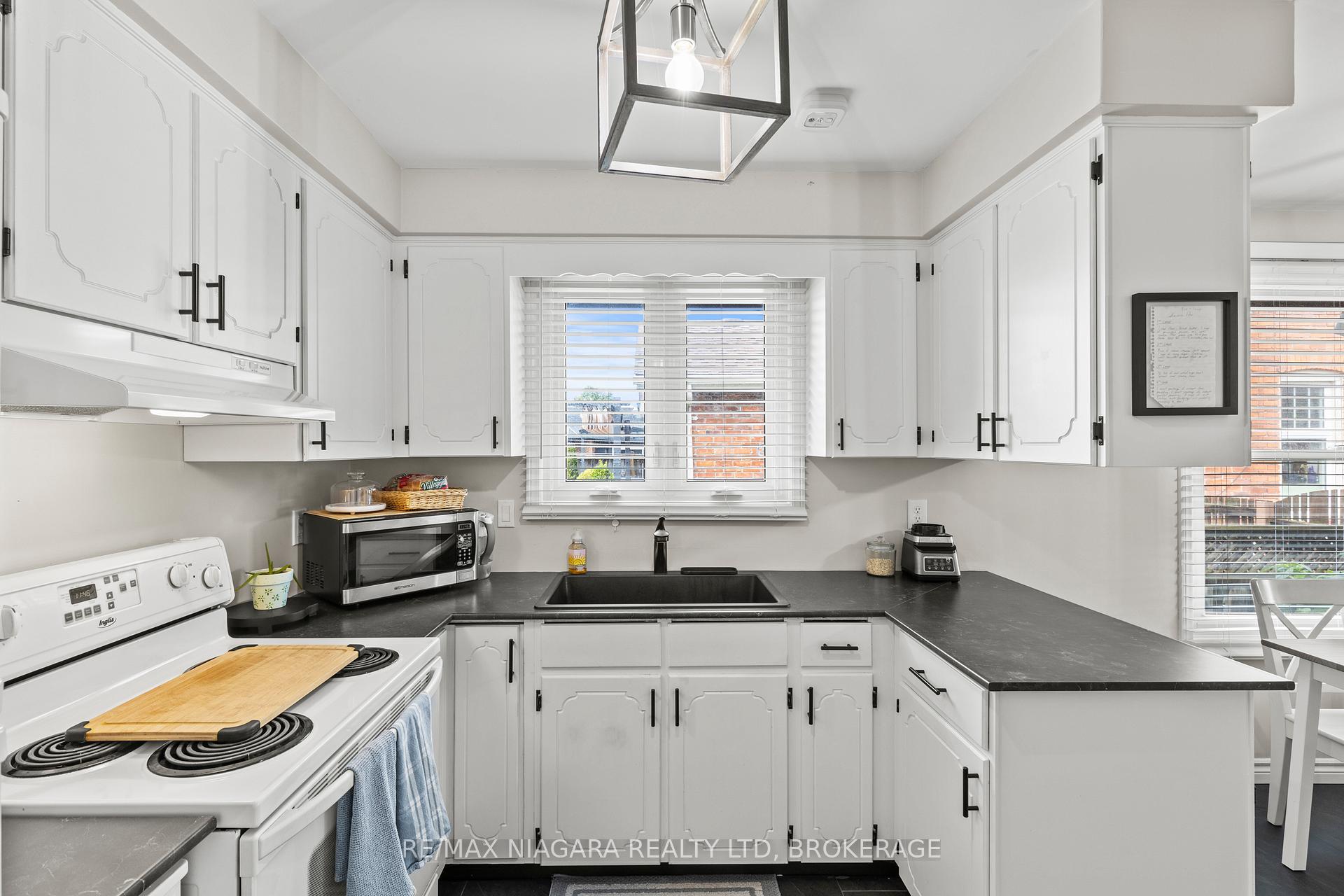 Photo 12 of 474 Scott Street, St. Catharines, Carlton/Bunting — HOMEH