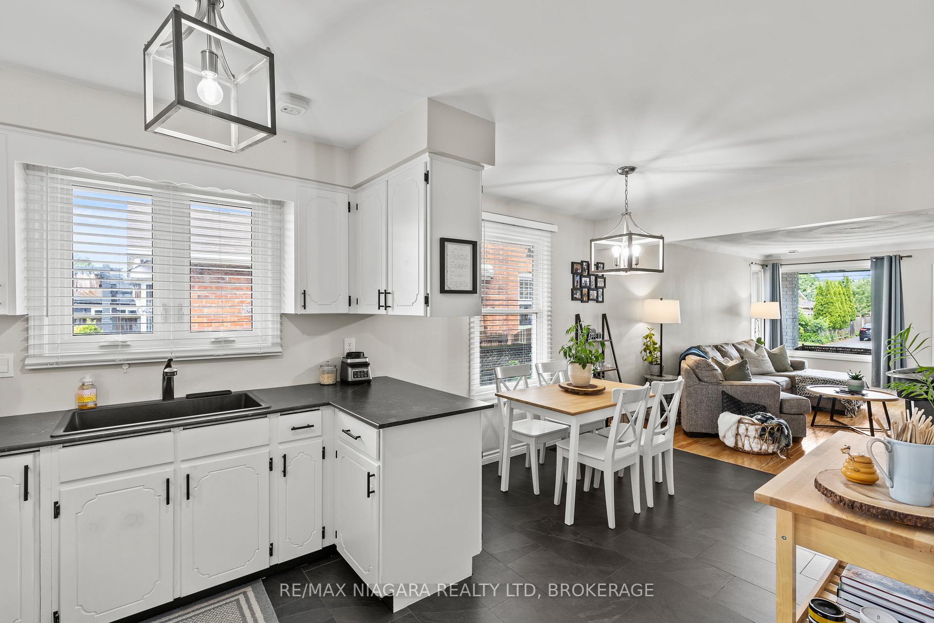Photo 13 of 474 Scott Street, St. Catharines, Carlton/Bunting — HOMEH