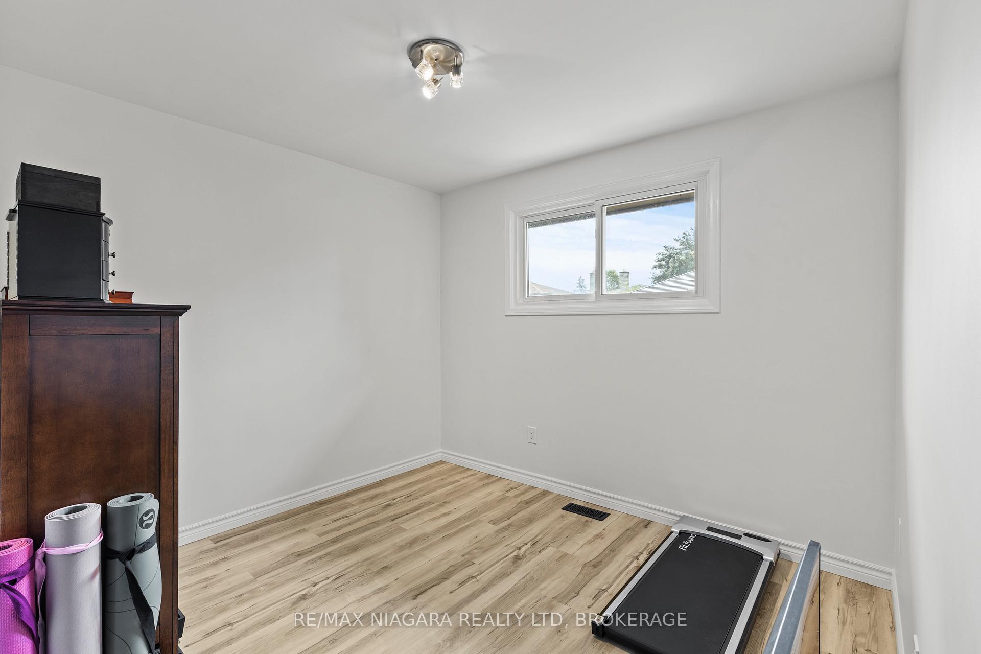 Photo 17 of 474 Scott Street, St. Catharines, Carlton/Bunting — HOMEH