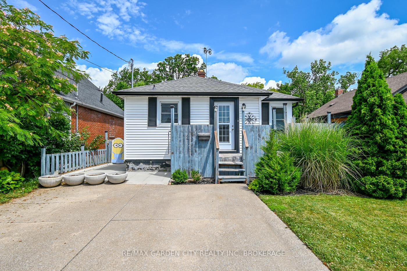 Photo 1 of 29 Rosedale Avenue, St. Catharines, Secord Woods — HOMEH