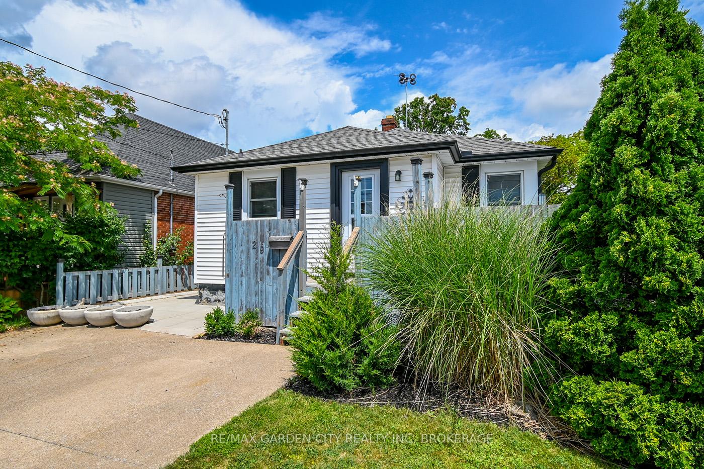 Photo 14 of 29 Rosedale Avenue, St. Catharines, Secord Woods — HOMEH