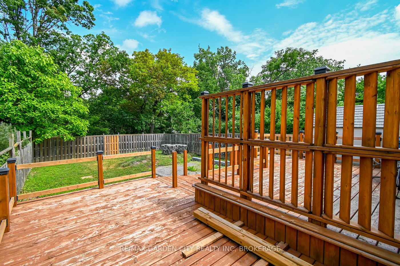 Photo 17 of 29 Rosedale Avenue, St. Catharines, Secord Woods — HOMEH