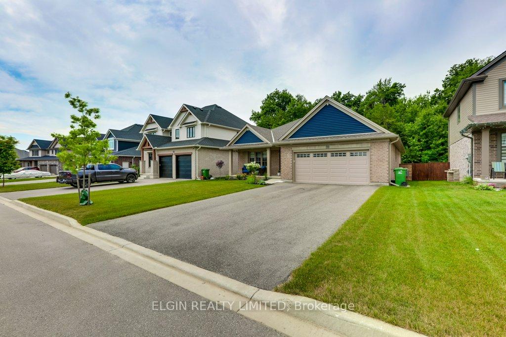 Photo 3 of 54 Acorn Trail, St. Thomas — HOMEH
